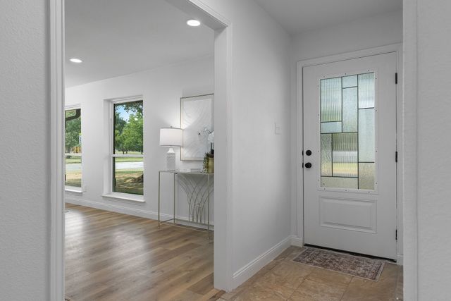 1815 Lakemont Drive, Arlington, TX 76013