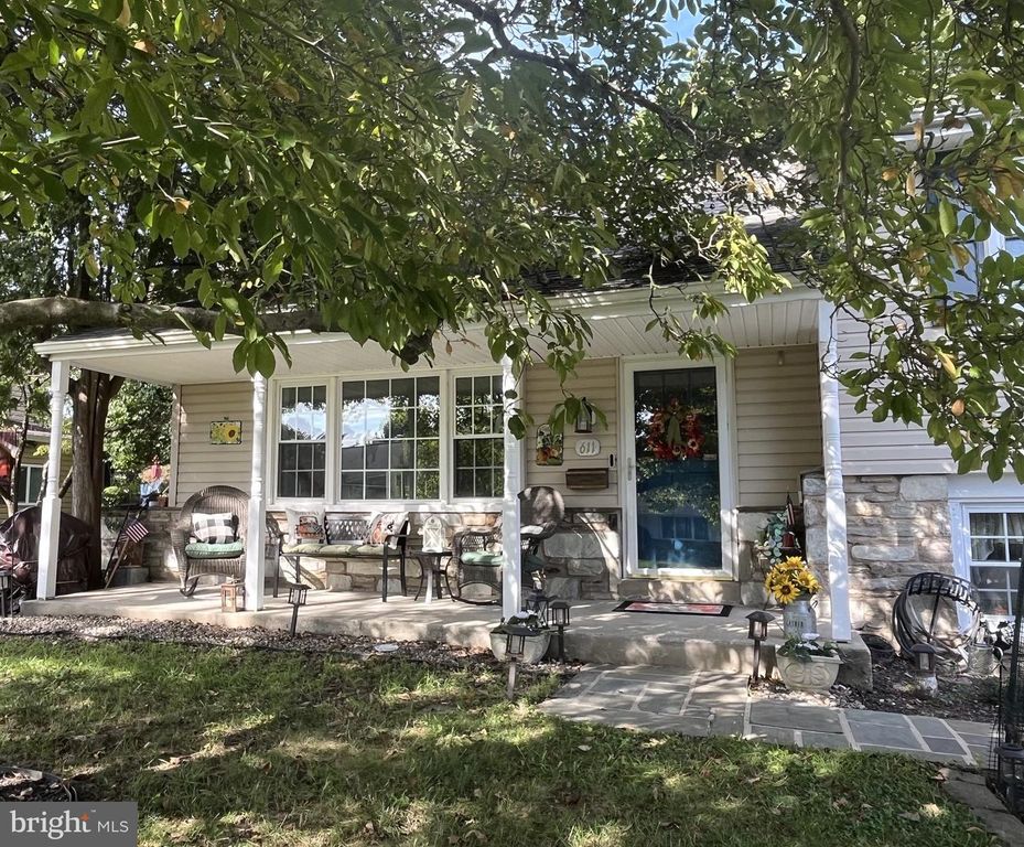 611 BRADLEY #, LAFAYETTE HILL, PA 19444 — exterior