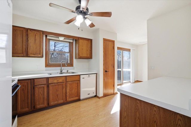 2190 North Shore DRIVE, East Troy, WI 53120