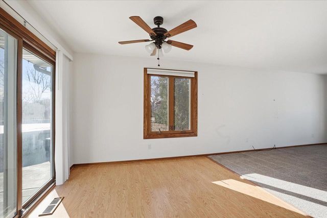 2190 North Shore DRIVE, East Troy, WI 53120