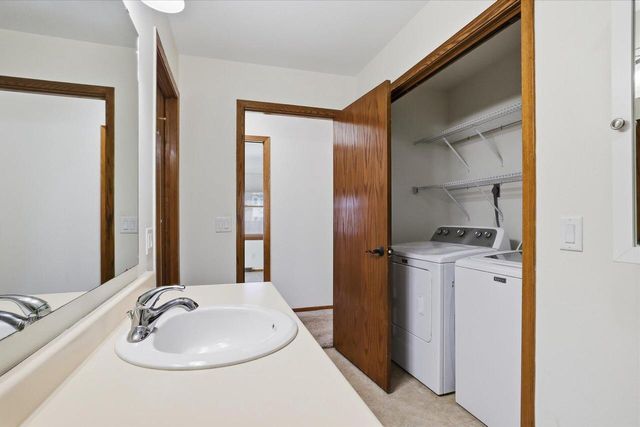 2190 North Shore DRIVE, East Troy, WI 53120