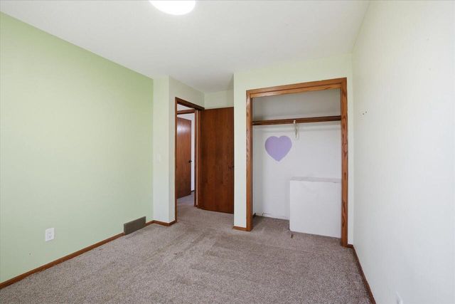 2190 North Shore DRIVE, East Troy, WI 53120