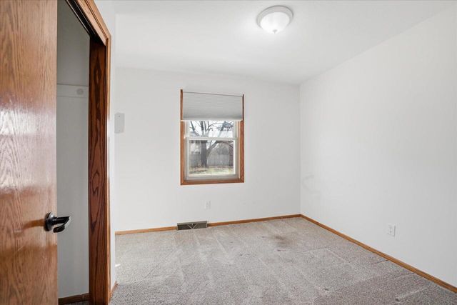 2190 North Shore DRIVE, East Troy, WI 53120