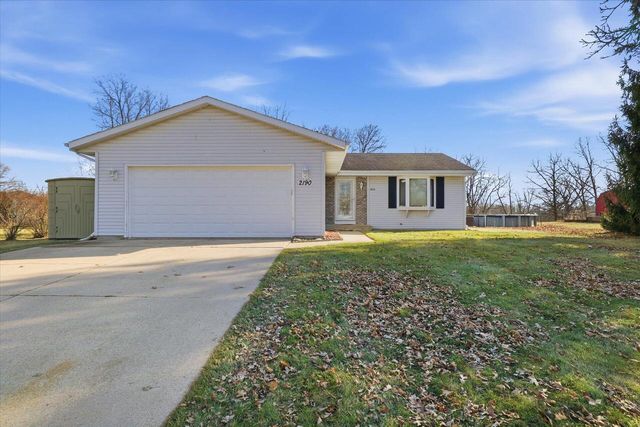 2190 North Shore DRIVE, East Troy, WI 53120