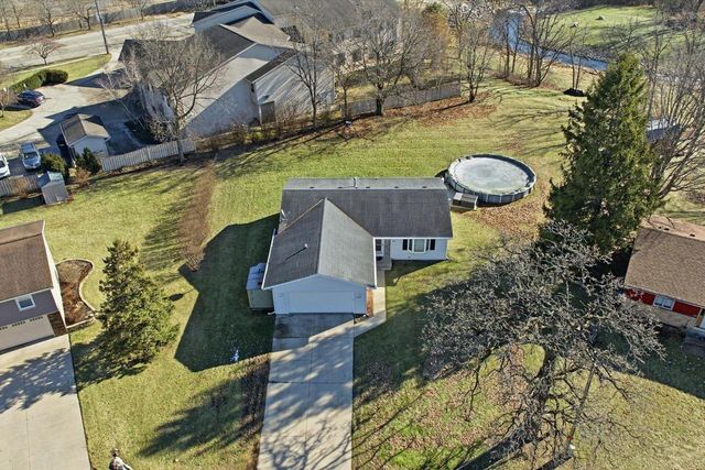 2190 North Shore DRIVE, East Troy, WI 53120