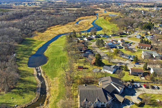 2190 North Shore DRIVE, East Troy, WI 53120