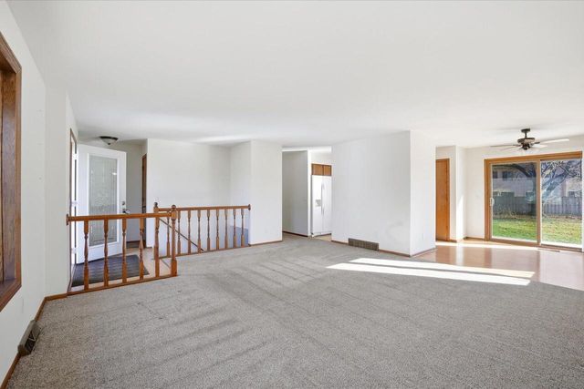 2190 North Shore DRIVE, East Troy, WI 53120