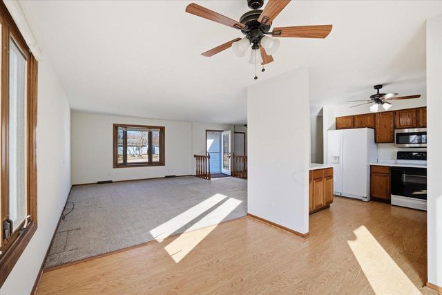 2190 North Shore DRIVE, East Troy, WI 53120