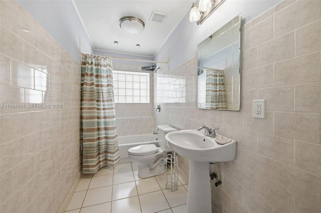 7121 Wilson St, Hollywood, FL 33024