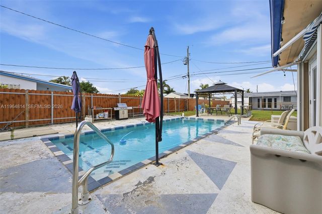 7121 Wilson St, Hollywood, FL 33024