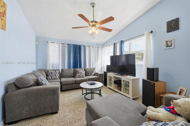 7121 Wilson St, Hollywood, FL 33024