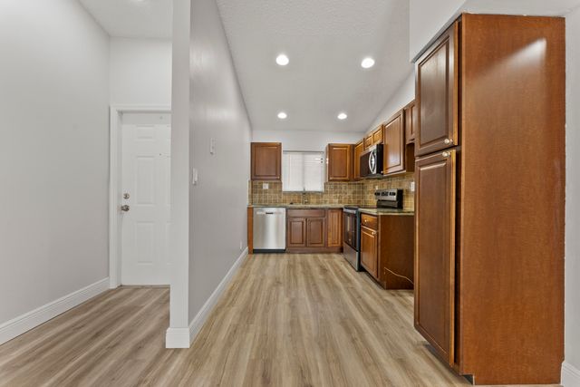 2900 Olivewood Terrace 201, Boca Raton, FL 33431