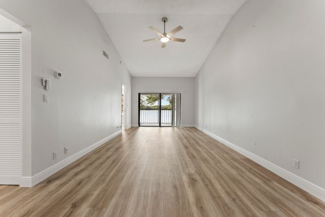 2900 Olivewood Terrace 201, Boca Raton, FL 33431