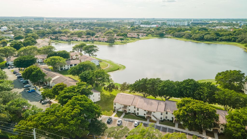 2900 Olivewood Terrace 201, Boca Raton, FL 33431