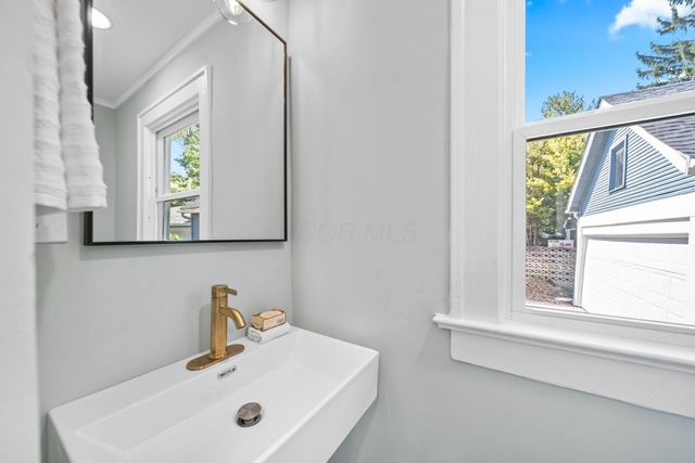 374 Acton Road, Columbus, OH 43214