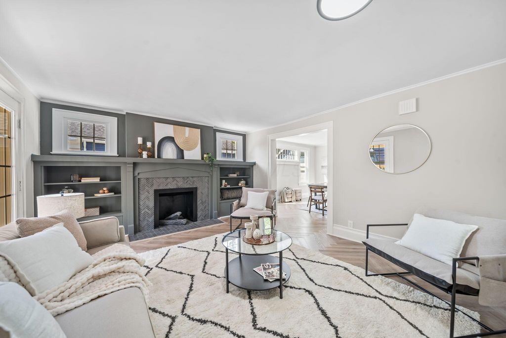 374 Acton Road, Columbus, OH 43214