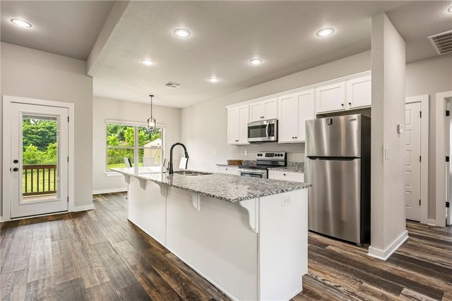 48 Queensferry Lane, Bella Vista, AR 72715