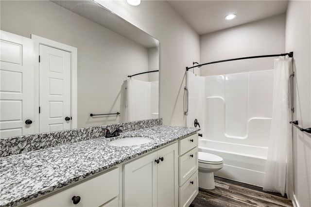 48 Queensferry Lane, Bella Vista, AR 72715