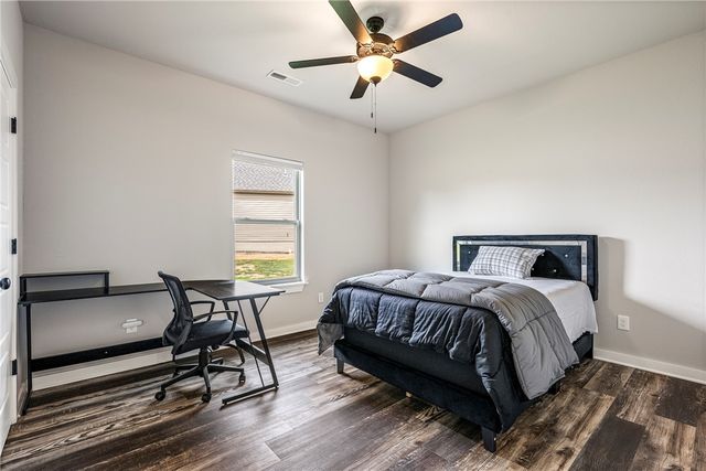 48 Queensferry Lane, Bella Vista, AR 72715