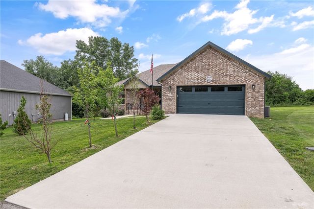 48 Queensferry Lane, Bella Vista, AR 72715