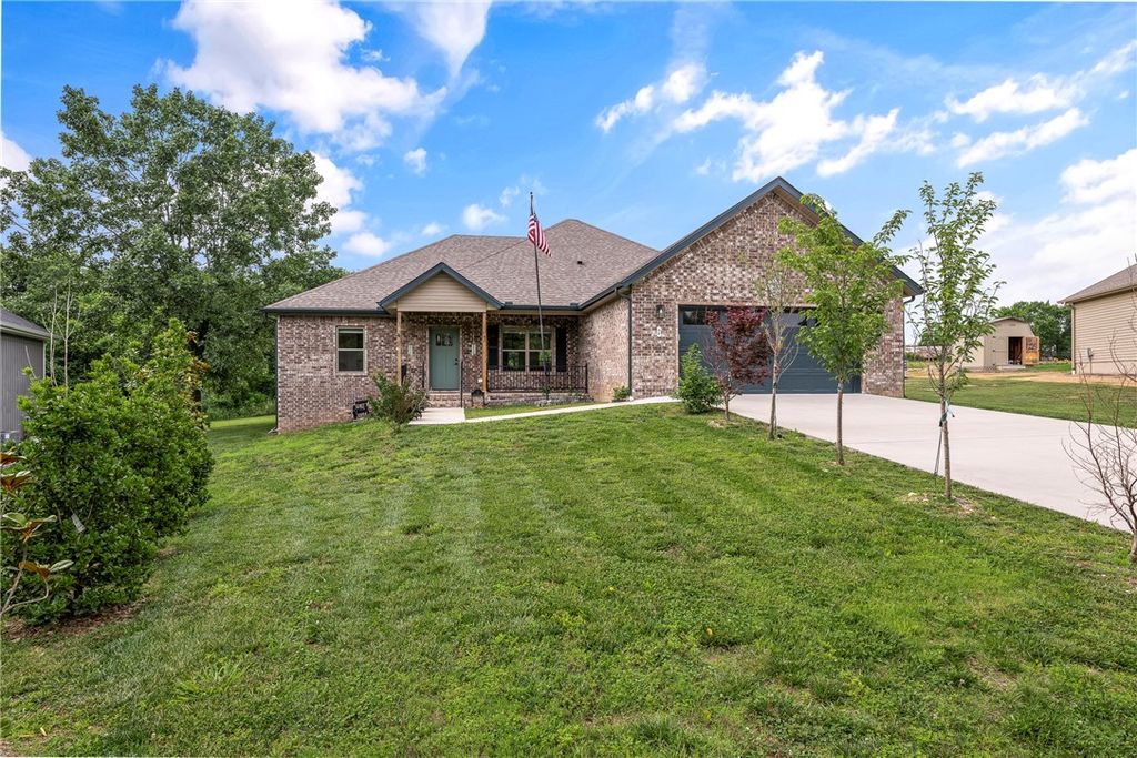 48 Queensferry Lane, Bella Vista, AR 72715