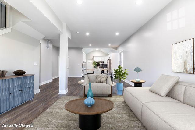 5552 S Shields Avenue, Chicago, IL 60621