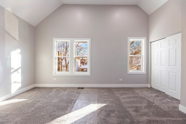 5552 S Shields Avenue, Chicago, IL 60621
