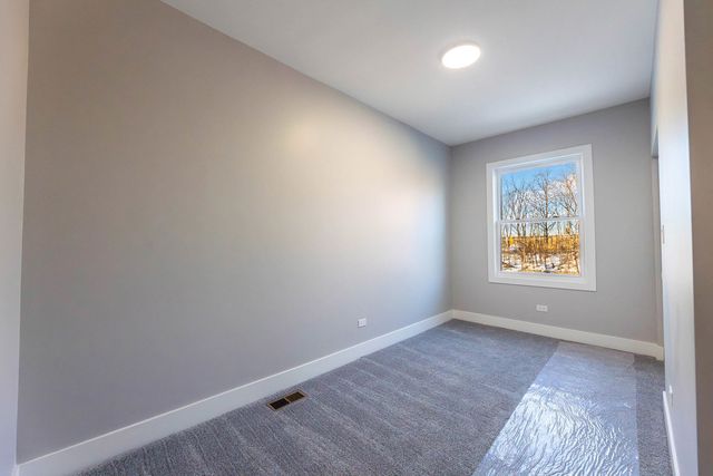5552 S Shields Avenue, Chicago, IL 60621