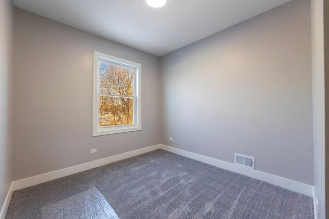 5552 S Shields Avenue, Chicago, IL 60621