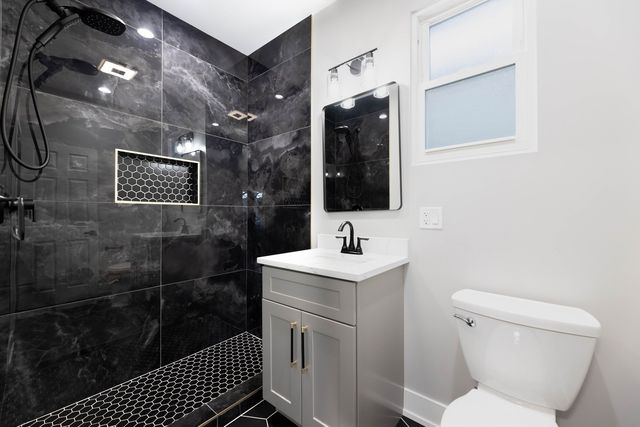 5552 S Shields Avenue, Chicago, IL 60621