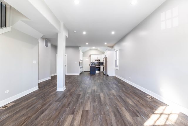 5552 S Shields Avenue, Chicago, IL 60621