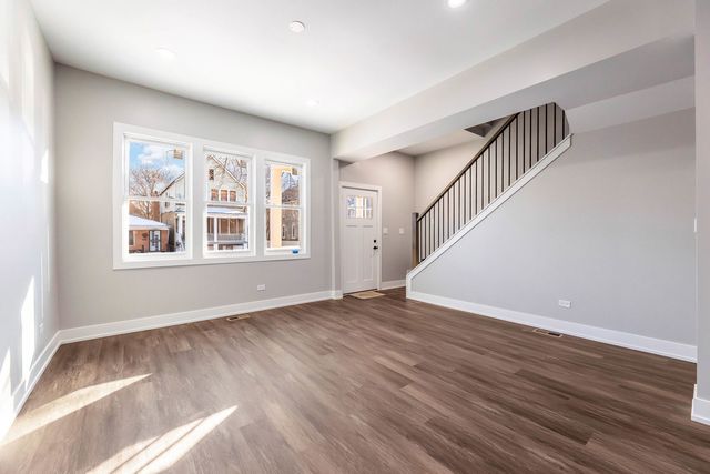 5552 S Shields Avenue, Chicago, IL 60621