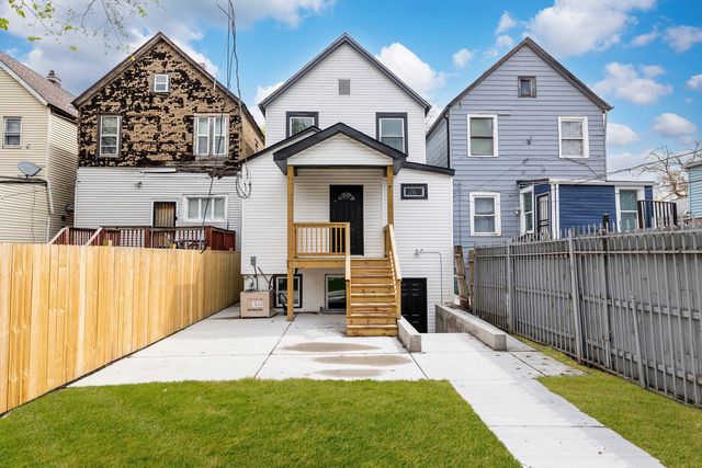 5552 S Shields Avenue, Chicago, IL 60621