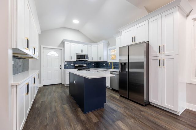 5552 S Shields Avenue, Chicago, IL 60621