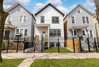5552 S Shields Avenue, Chicago, IL 60621