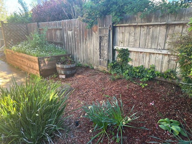 2064 Ranch Bluff Way, El Dorado Hills, CA 95762