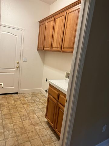 2064 Ranch Bluff Way, El Dorado Hills, CA 95762