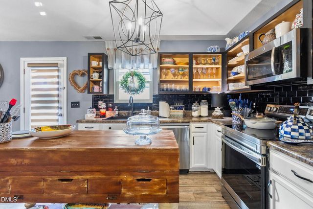 1136 Rose Petal Way, Whitsett, NC 27377