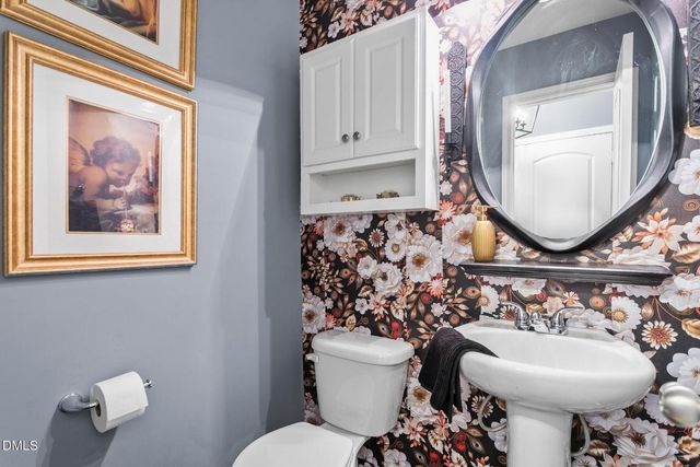 1136 Rose Petal Way, Whitsett, NC 27377