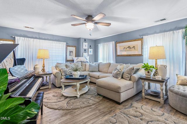 1136 Rose Petal Way, Whitsett, NC 27377