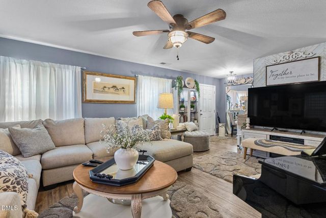 1136 Rose Petal Way, Whitsett, NC 27377