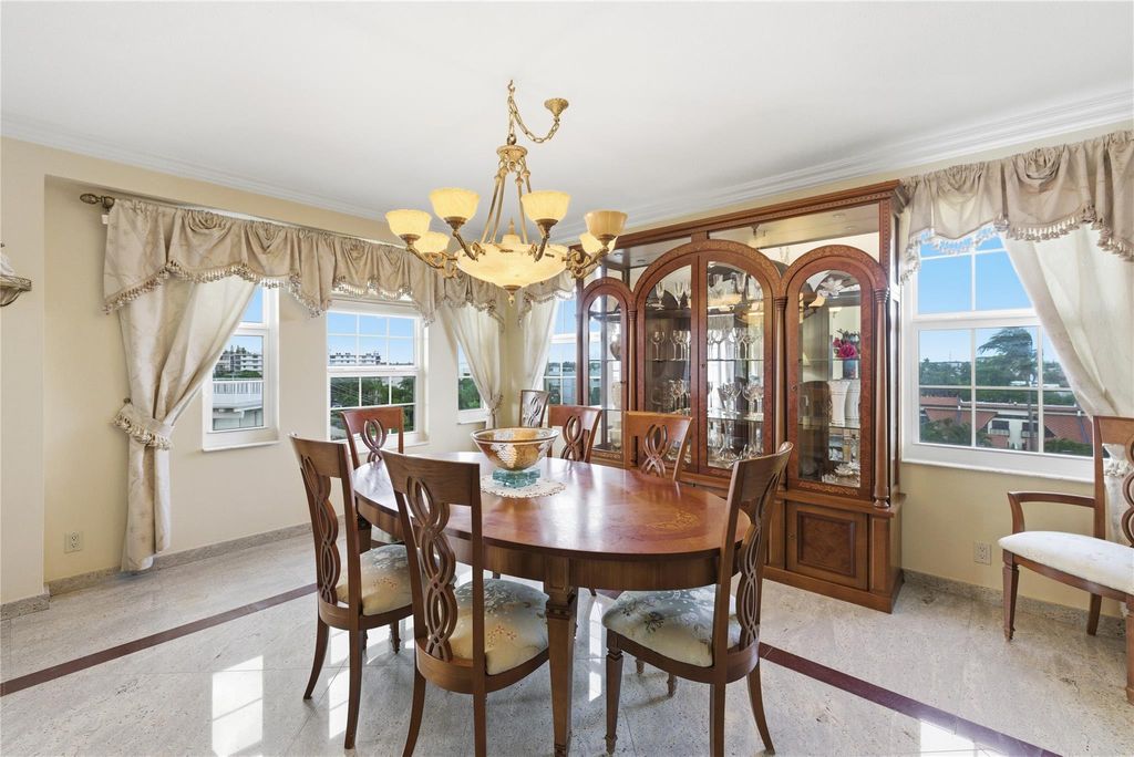 Image 10 of property listing at 3475 S Ocean Boulevard 4010, Palm Beach, FL 33480