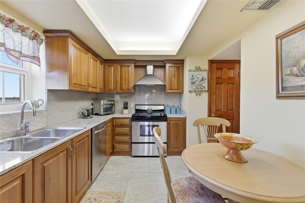 Image 12 of property listing at 3475 S Ocean Boulevard 4010, Palm Beach, FL 33480