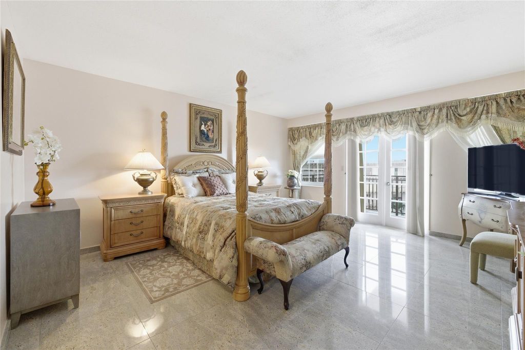 Image 20 of property listing at 3475 S Ocean Boulevard 4010, Palm Beach, FL 33480