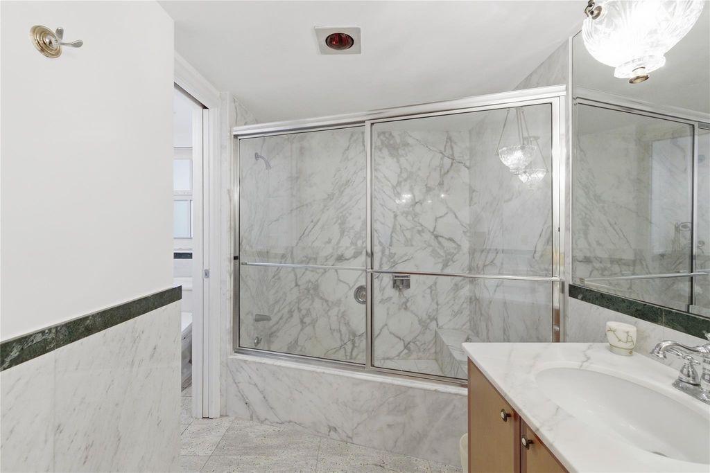 Image 21 of property listing at 3475 S Ocean Boulevard 4010, Palm Beach, FL 33480