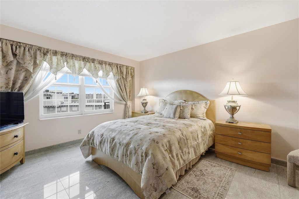 Image 22 of property listing at 3475 S Ocean Boulevard 4010, Palm Beach, FL 33480