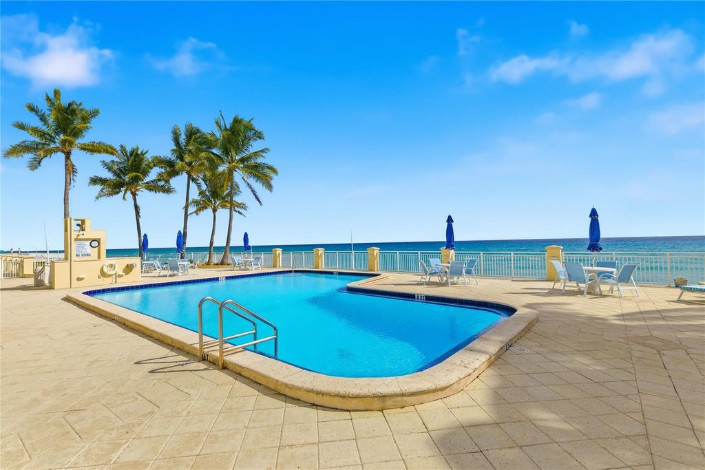Image 29 of property listing at 3475 S Ocean Boulevard 4010, Palm Beach, FL 33480