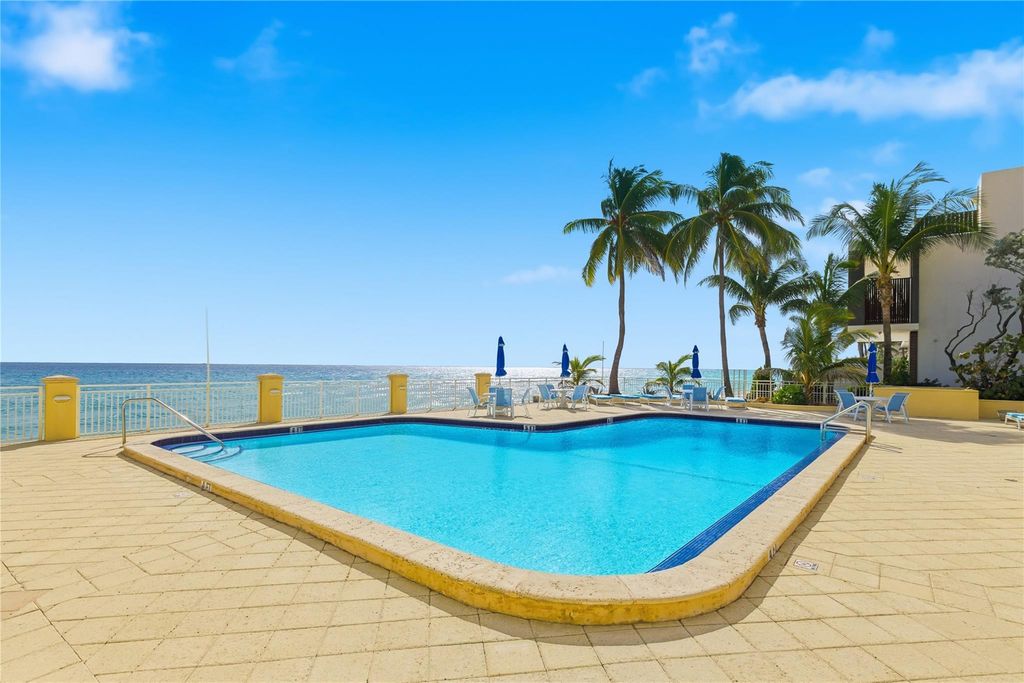 Image 4 of property listing at 3475 S Ocean Boulevard 4010, Palm Beach, FL 33480