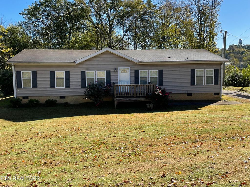 140 Wood St, Madisonville, TN 37354