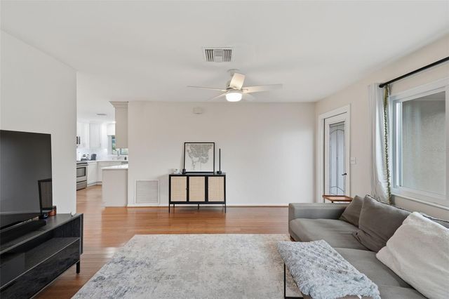 205 SE MONROE CIRCLE N, St Petersburg, FL 33703